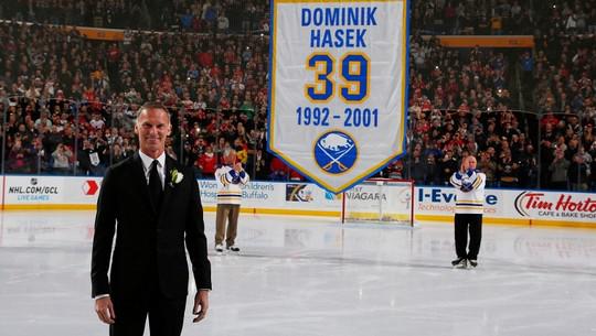 Photo hockey NHL : Hasek domine le toit de Buffalo - NHL : National Hockey League - AHL