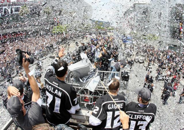 Photo hockey NHL : Los Angeles en fte - NHL : National Hockey League - AHL