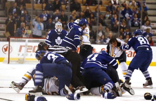 Photo hockey NHL : Que de duret ! - NHL : National Hockey League - AHL