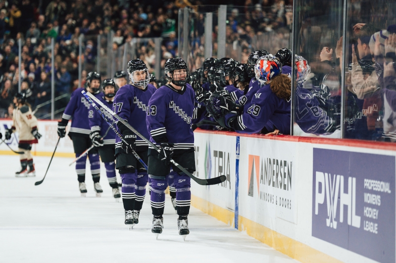 Photo hockey PWHL : Minnesota brille ! - Hockey fminin
