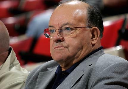 Photo hockey Scotty Bowman se joint  Huet - Hockey dans le Monde