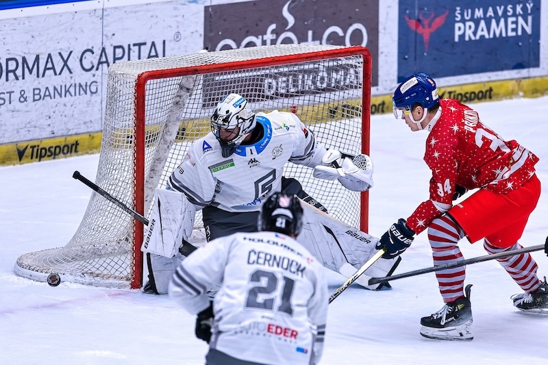 Photo hockey TELH : Renversement - TELH - Tipsport Extraliga Lednho Hokeje