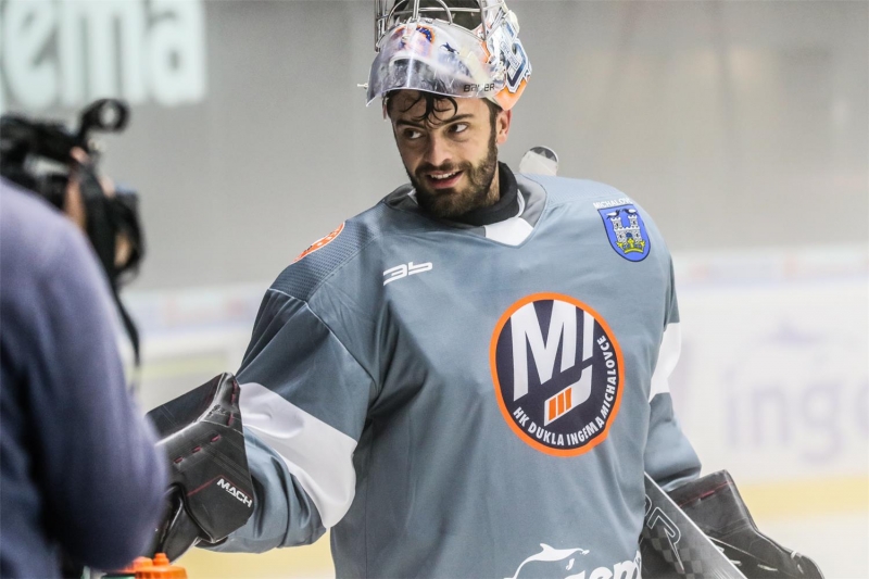 Photo hockey Tipos Extraliga : Julian Junca blanchit - Tipos Extraliga