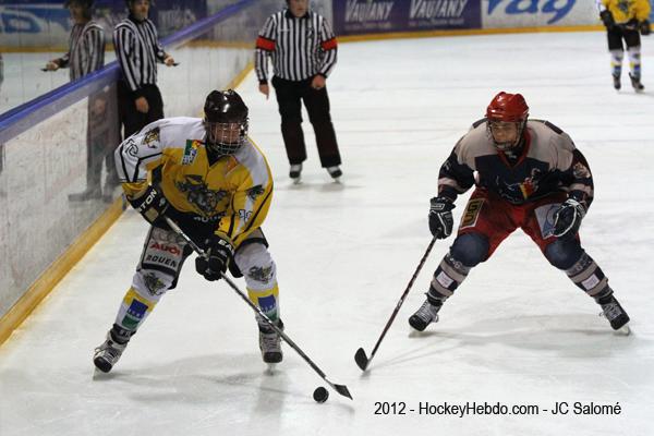 Photo hockey U18 : Grenoble qualifi pour les play-offs - Hockey Mineur