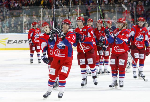 Photo hockey VHL : Iaroslav frappe encore - Hockey en Europe