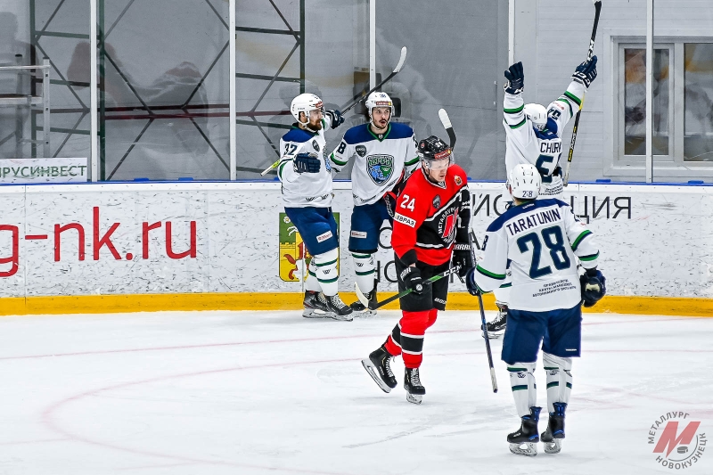 Photo hockey VHL : Tout proche du terme - Hockey en Europe