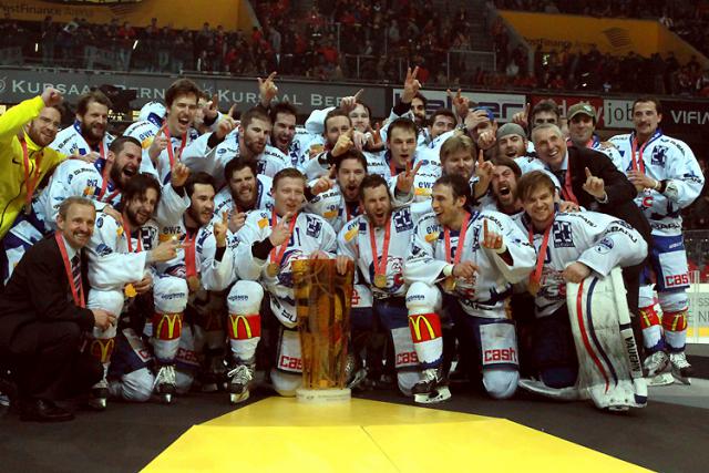 Photo hockey ZRICH CHAMPION DE SUISSE !!! - Suisse - Divers