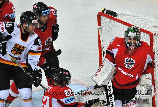 Photo hockey match Austria - Germany