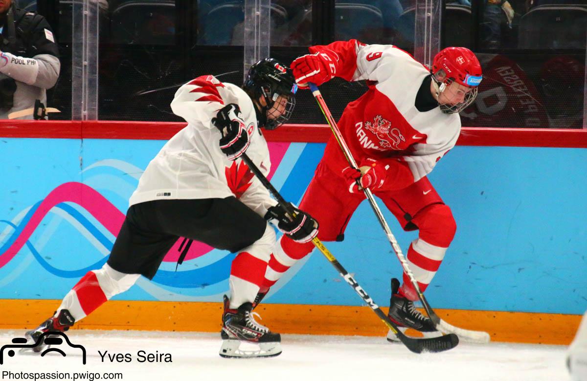 Photo hockey match Denmark - Canada