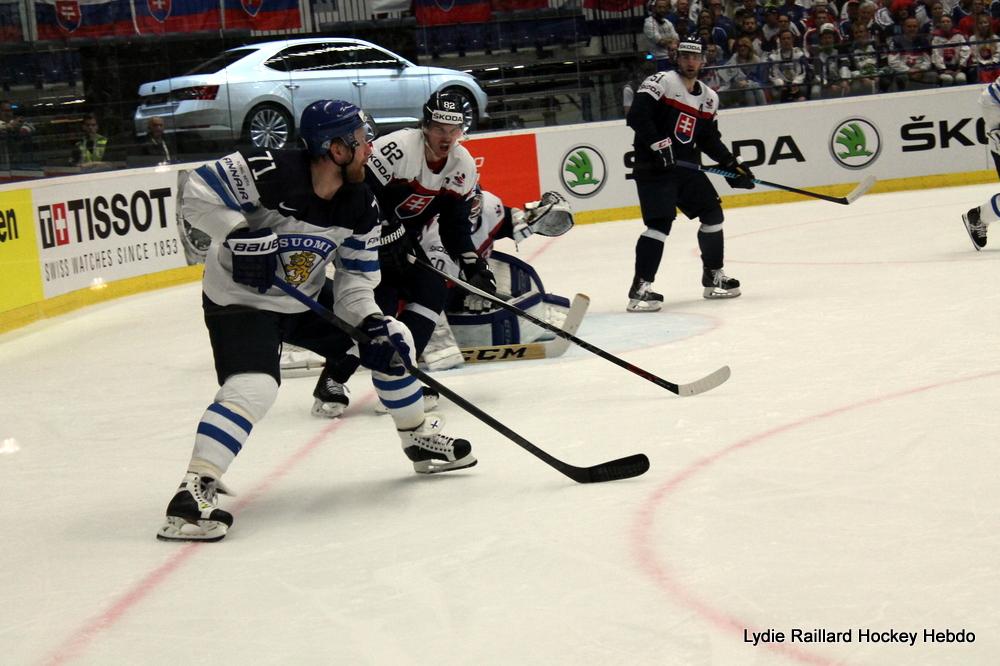 Photo hockey match Finland - Slovakia