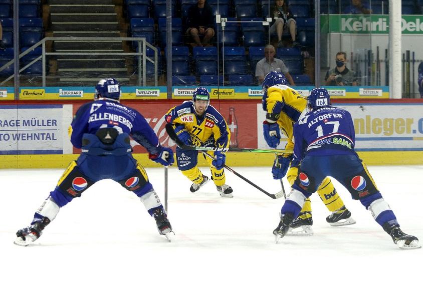 Photo hockey match Kloten - Davos