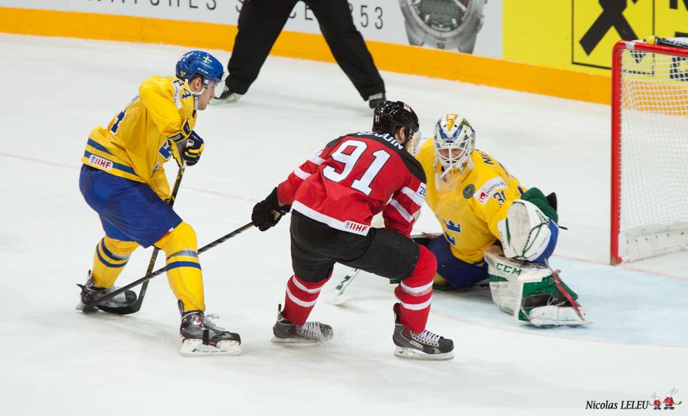 Photo hockey match Sweden - Canada