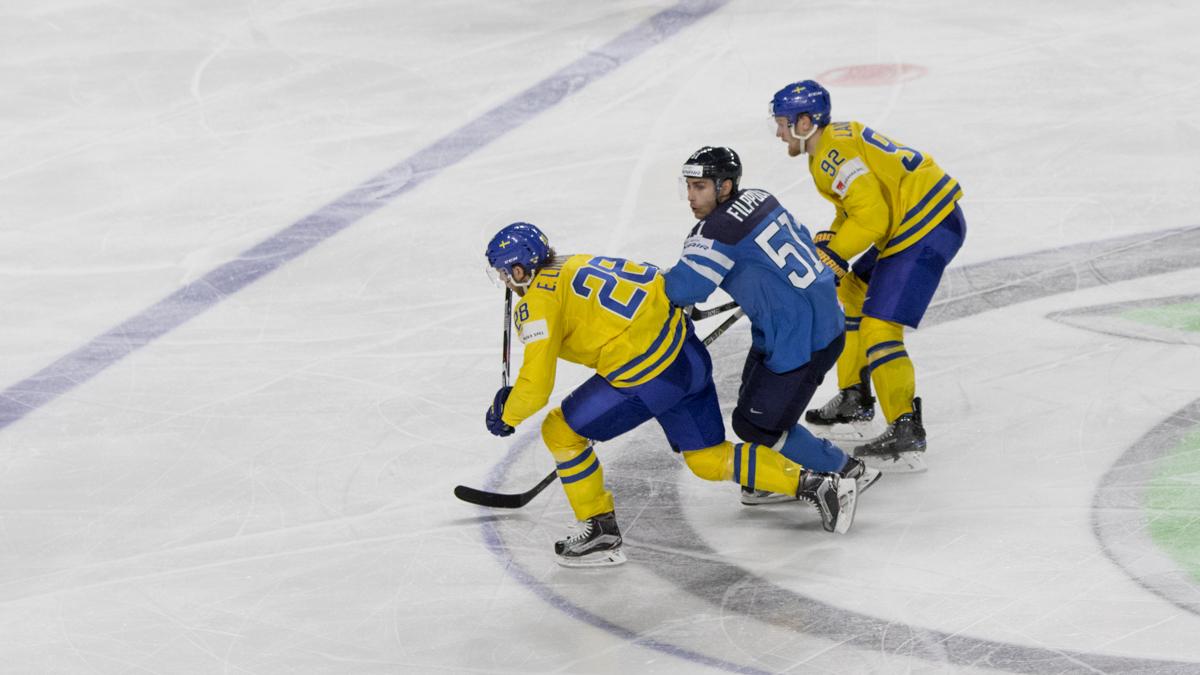Photo hockey match Sweden - Finland