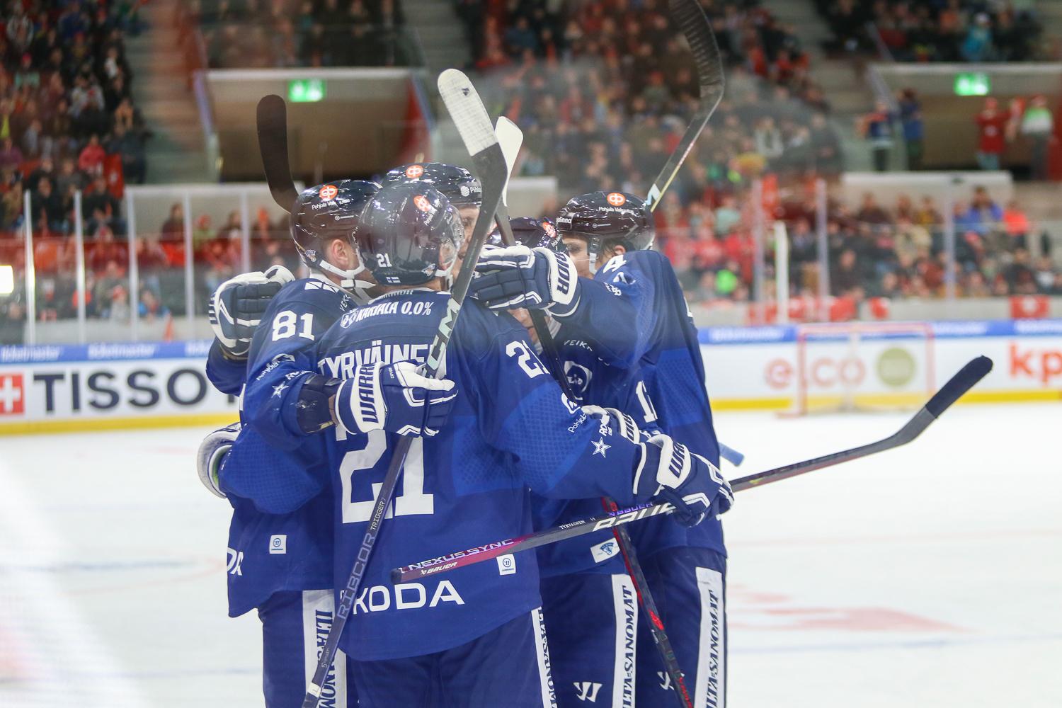 Photo hockey match Switzerland - Finland