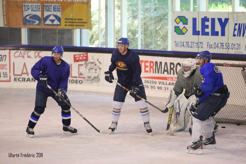 Photo hockey reportage Back to business