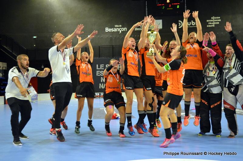 Photo hockey reportage EFCh : Les Hongroises de Komarom championnes !
