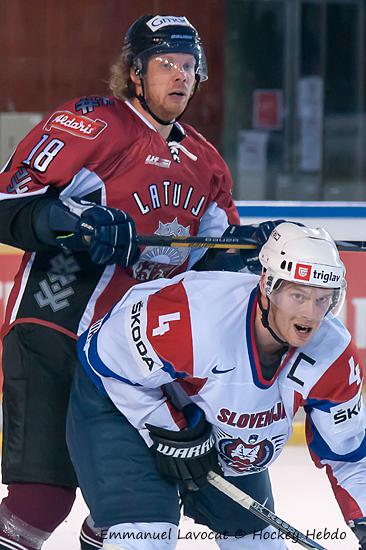 Photo hockey reportage EIHC : Slovnie-Lettonie  EN ATTENTE