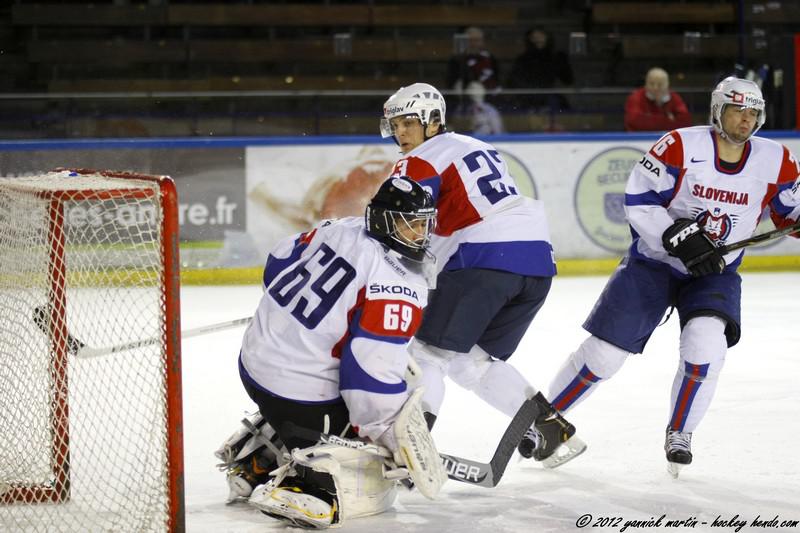 Photo hockey reportage EIHC : Slovnie-Lettonie  EN ATTENTE