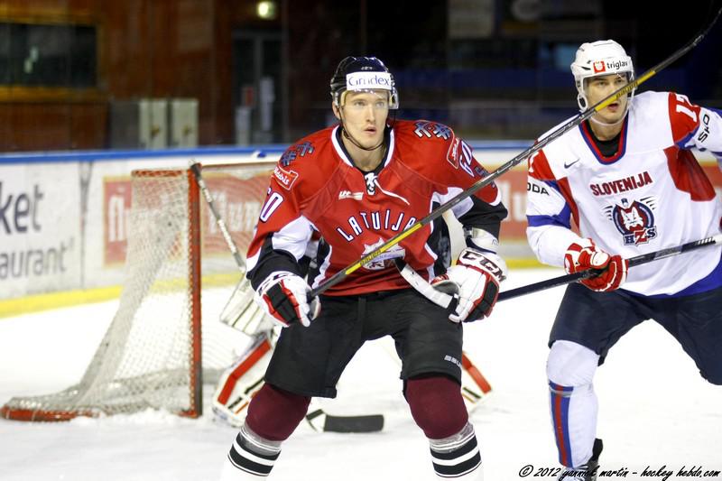 Photo hockey reportage EIHC : Slovnie-Lettonie  EN ATTENTE