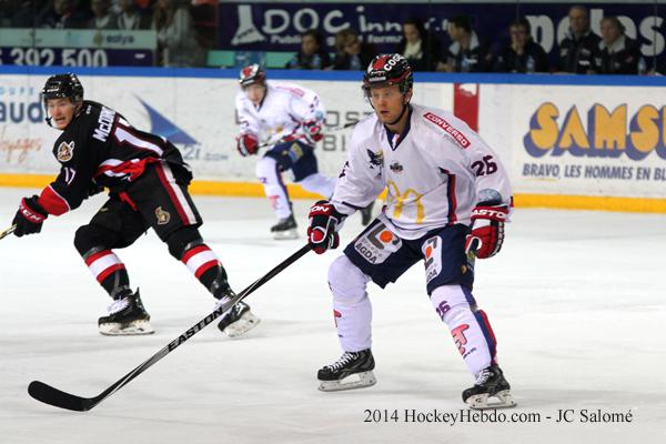 Photo hockey reportage Grenoble rsiste face  l'AHL