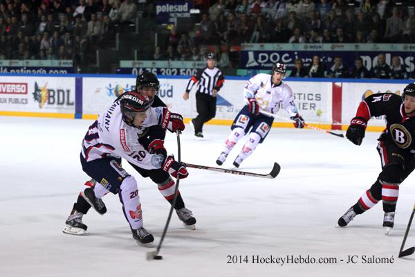 Photo hockey reportage Grenoble rsiste face  l'AHL