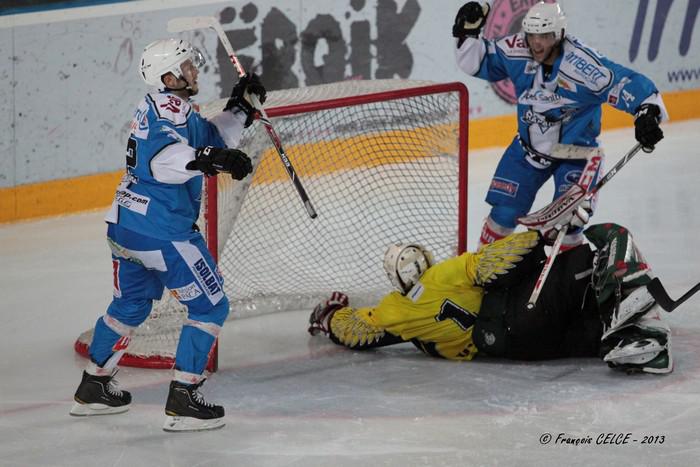 Photo hockey reportage L'Aigle dplume les Rapaces