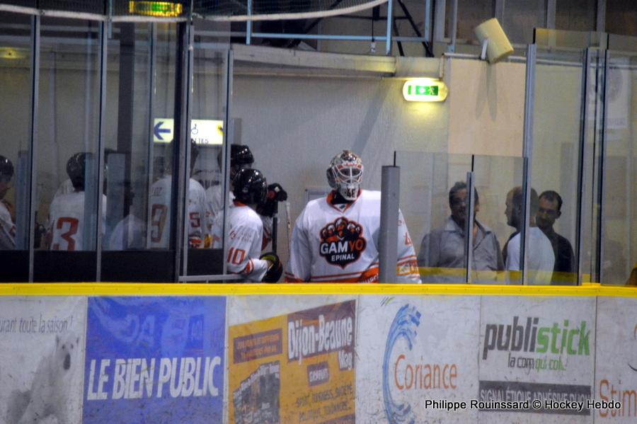 Photo hockey reportage Les Ducs djouent le Gamyo