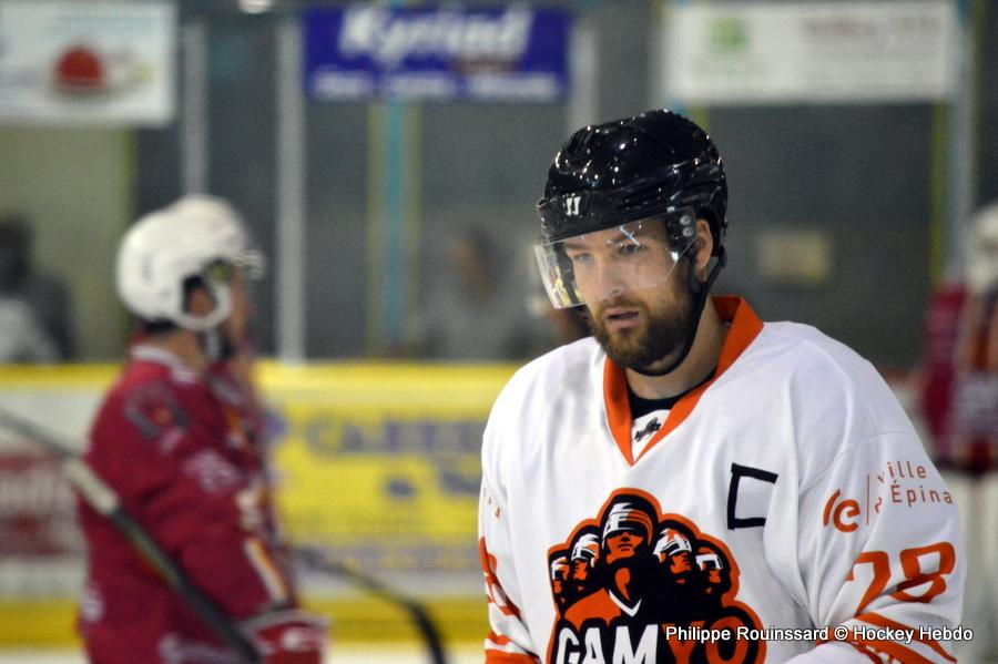 Photo hockey reportage Les Ducs djouent le Gamyo