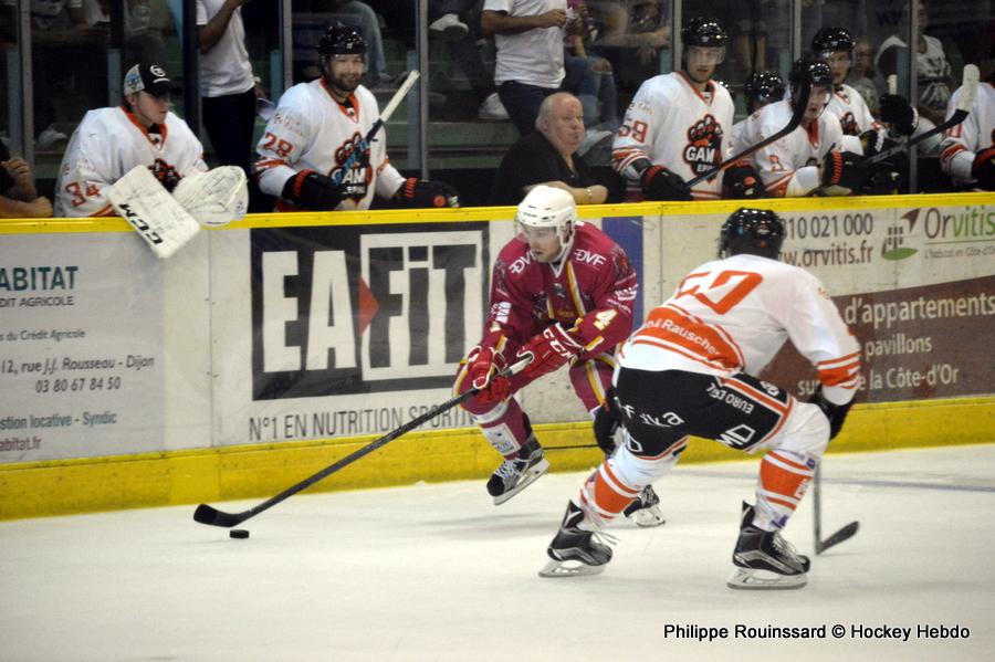 Photo hockey reportage Les Ducs djouent le Gamyo