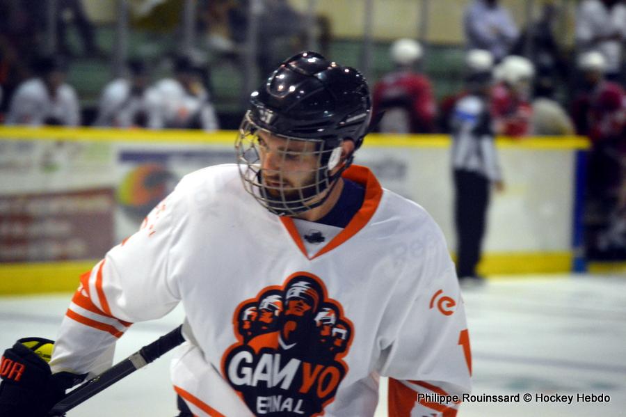 Photo hockey reportage Les Ducs djouent le Gamyo