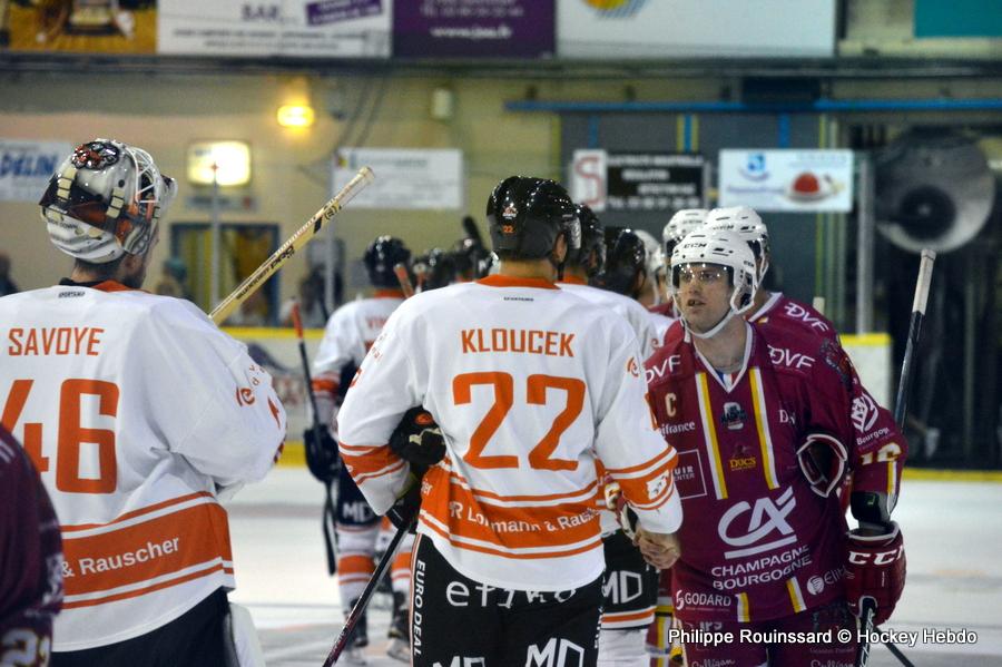 Photo hockey reportage Les Ducs djouent le Gamyo