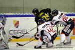 Photo hockey reportage Les Ducs survolent la rencontre 