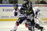 Photo hockey reportage Les Ducs survolent la rencontre 