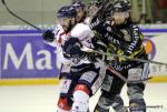 Photo hockey reportage Les Ducs survolent la rencontre 