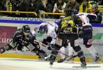 Photo hockey reportage Les Ducs survolent la rencontre 