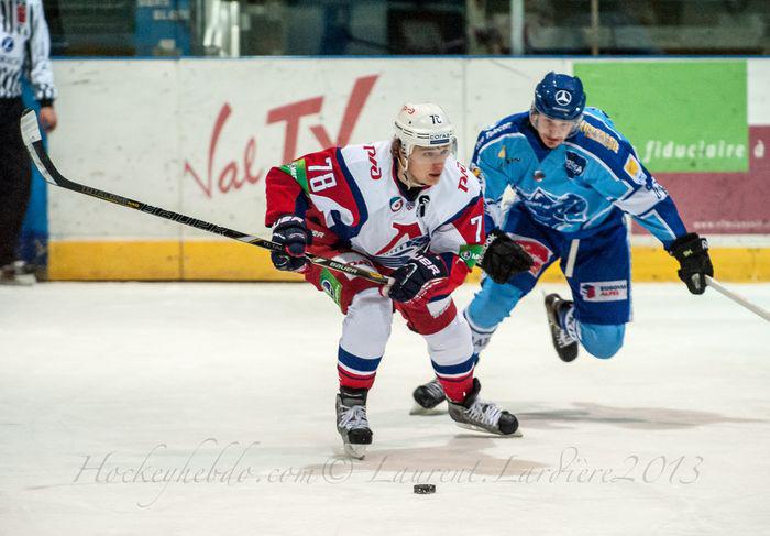 Photo hockey reportage Les Ours tombent avec les honneurs