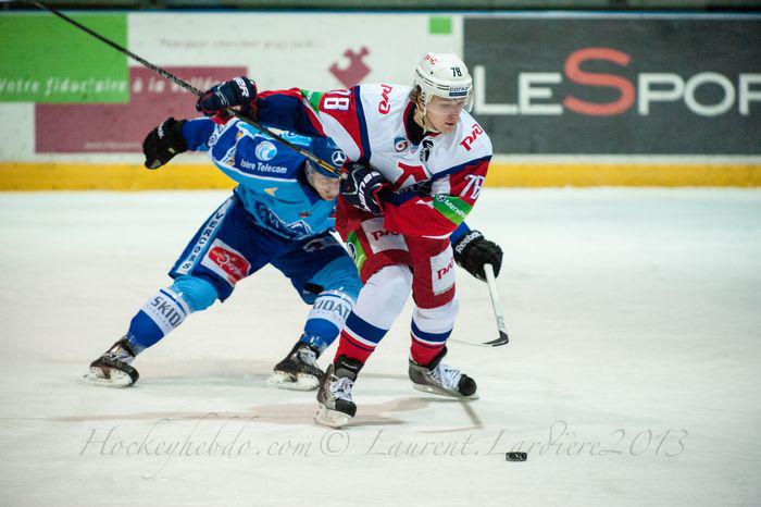 Photo hockey reportage Les Ours tombent avec les honneurs