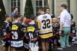 Photo hockey reportage Mark Streit a prsent la Coupe Stanley aux Suisses