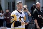 Photo hockey reportage Mark Streit a prsent la Coupe Stanley aux Suisses