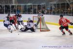 Photo hockey reportage Si proche et si loin  la fois !