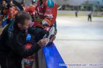 Photo hockey reportage Si proche et si loin  la fois !