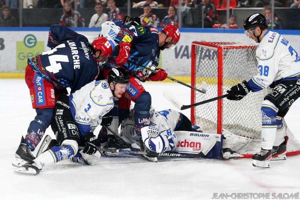 Photo hockey reportage TELH : Le champion n'a pas dit son dernier mot