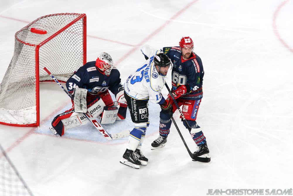 Photo hockey reportage TELH : Le champion n'a pas dit son dernier mot