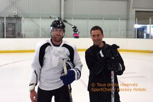 Steven Stamkos quip d'une camra sur le casque