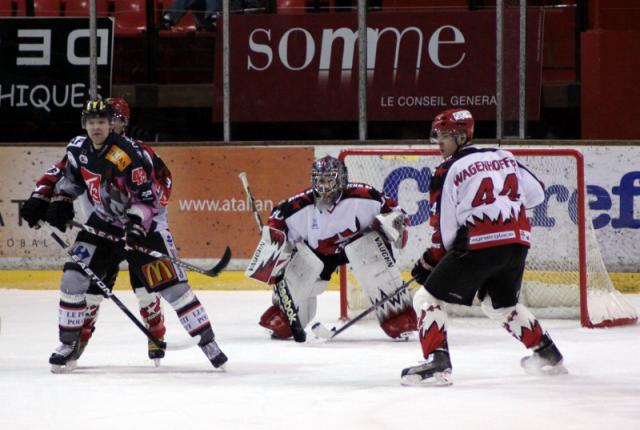 Photo hockey  -  - Les Gothiques pousuivent leur série.