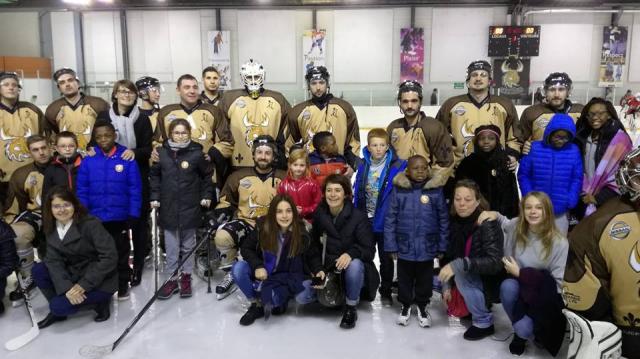 Photo hockey  - Division 3 : journées des 26 - 27 novembre 2016 : Dammarie-les-Lys vs Courbevoie  - Des buts et des peluches