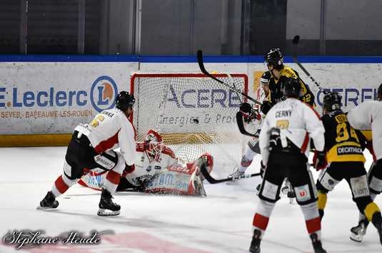 Photo hockey  - Ligue Magnus : 19ème journée : Rouen vs Chamonix  - Des Dragons intraitables