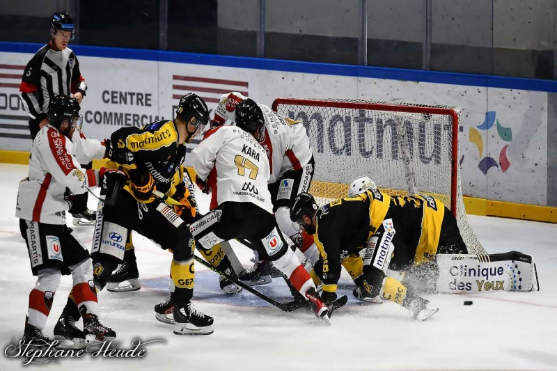 Photo hockey  - Ligue Magnus : 19ème journée : Rouen vs Chamonix  - Des Dragons intraitables