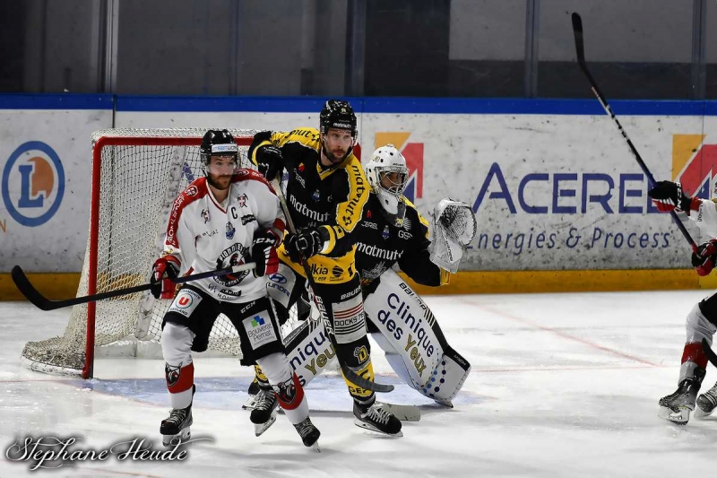 Photo hockey  - Ligue Magnus : 19ème journée : Rouen vs Chamonix  - Des Dragons intraitables