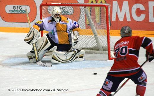 Photo hockey Coupe de la Ligue ARCHIVES - Coupe de la Ligue  : 1/8 5ème journée : Grenoble  vs Chamonix  - Grenoble déroule...